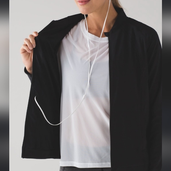Lululemon Hit It Jacket Black - Picture 4 of 16